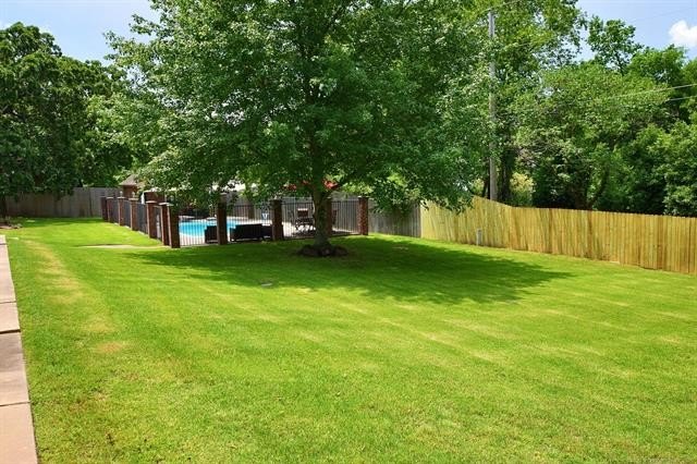 Tahlequah, Oklahoma, 74464, United States, 5 Bedrooms Bedrooms, ,5 BathroomsBathrooms,Residential,For Sale,1977859