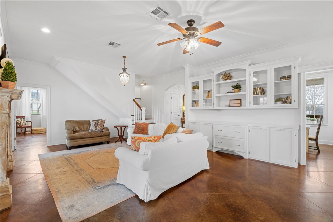 Lorena, Texas, 76655, United States, 5 Bedrooms Bedrooms, ,5 BathroomsBathrooms,Residential,For Sale,1906536