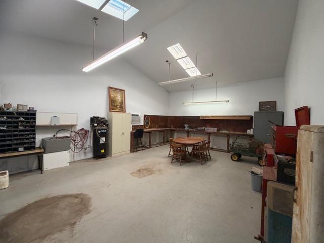 Oakdale, California, 95361, United States, 3 Bedrooms Bedrooms, ,2 BathroomsBathrooms,Residential,For Sale,1984018