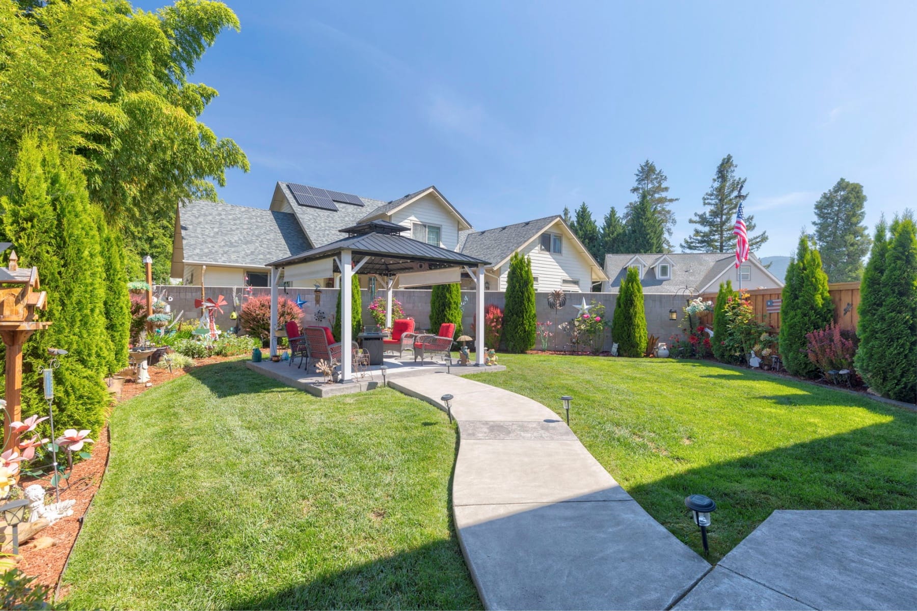 1074 SE Christie Place Grants Pass, OR 97526 - 物件實景