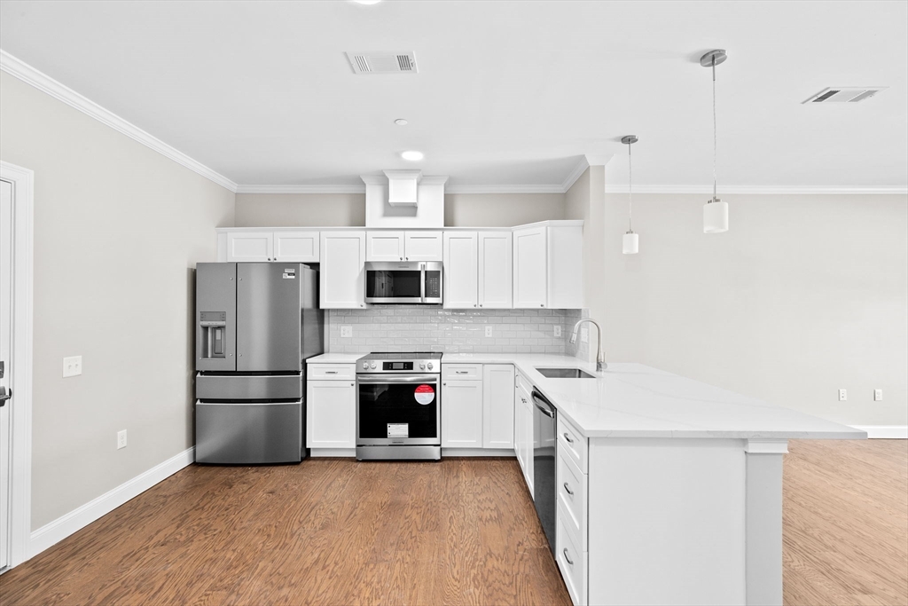 Milton, Massachusetts, 02186, United States, 1 Bedroom Bedrooms, ,1 BathroomBathrooms,Residential,For Sale,1866681