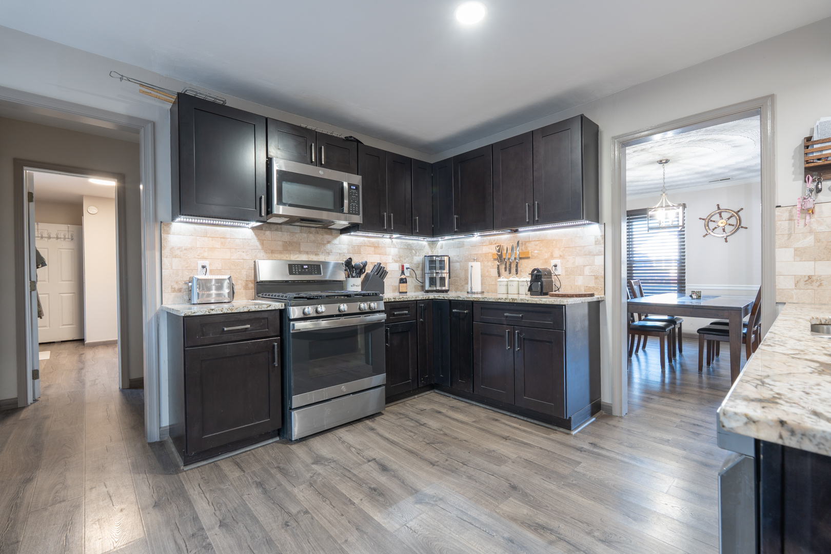 Virginia Beach, Virginia, 23454, United States, 4 Bedrooms Bedrooms, ,3 BathroomsBathrooms,Residential,For Sale,2006012