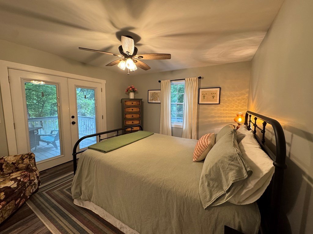 Murphy, North Carolina, 28906, United States, 2 Bedrooms Bedrooms, ,2 BathroomsBathrooms,Residential,For Sale,1930975