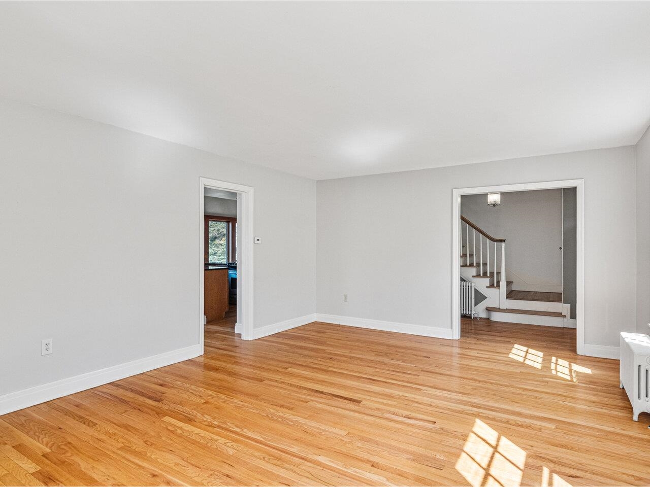 Burlington, Vermont, 05401, United States, 3 Bedrooms Bedrooms, ,2 BathroomsBathrooms,Residential,For Sale,1777019