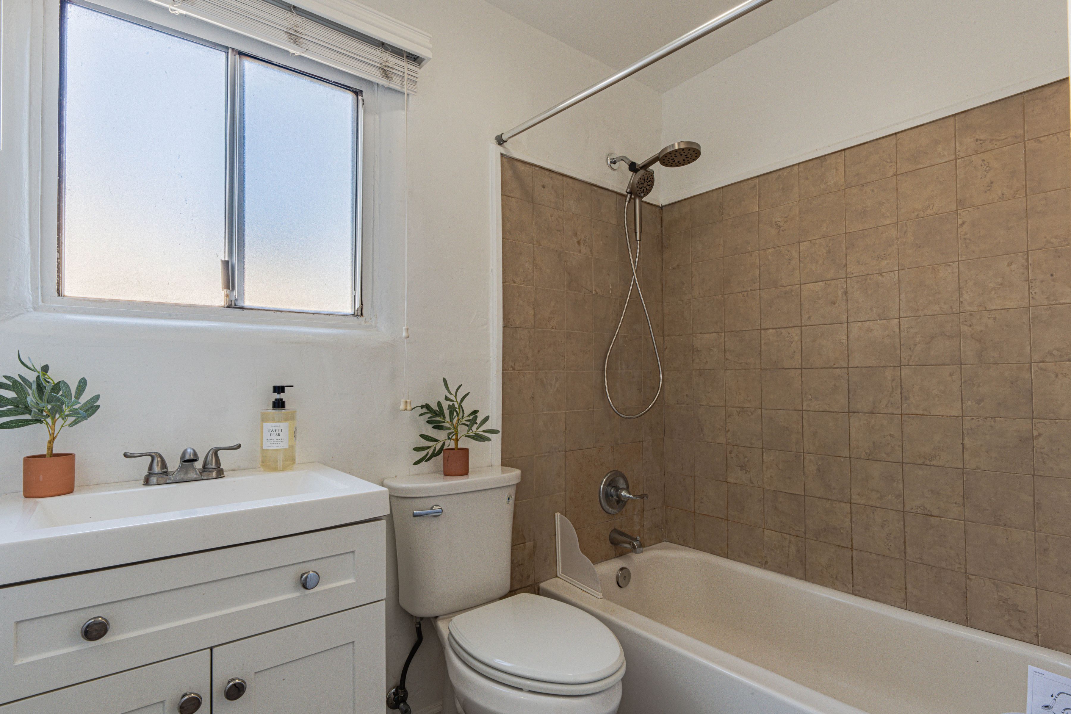  1915 Grandview Street - 物件實景