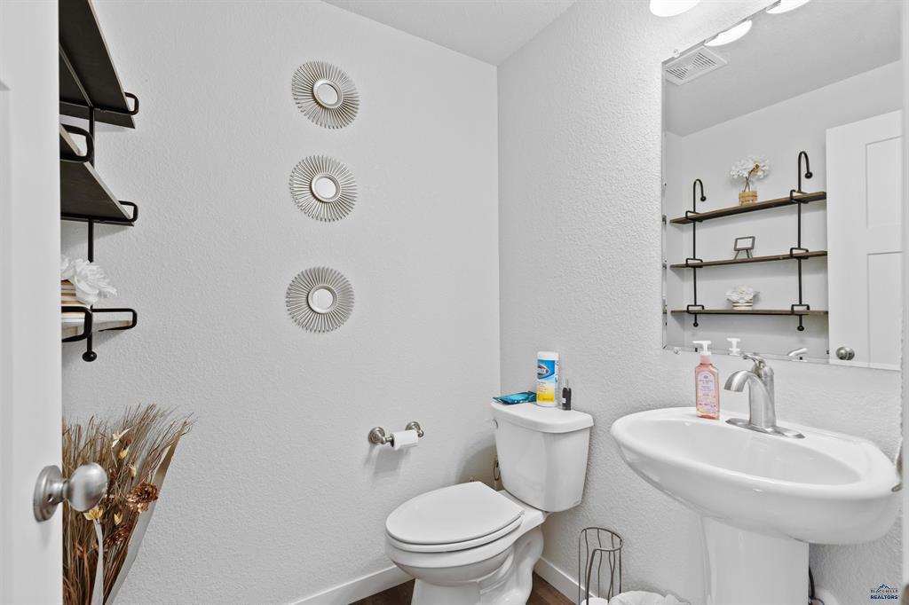 Rapid City, South Dakota, 57703, United States, 3 Bedrooms Bedrooms, ,3 BathroomsBathrooms,Residential,For Sale,1863610