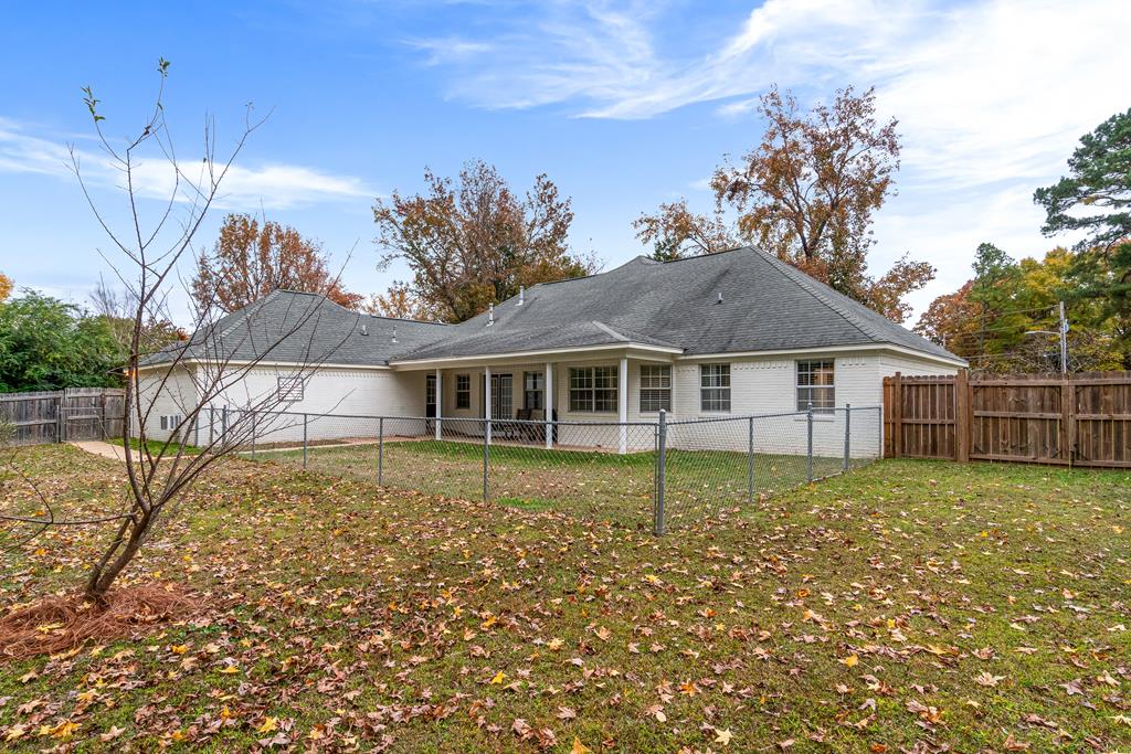 OXFORD, Mississippi, 38655, United States, 4 Bedrooms Bedrooms, ,3 BathroomsBathrooms,Residential,For Sale,1991795