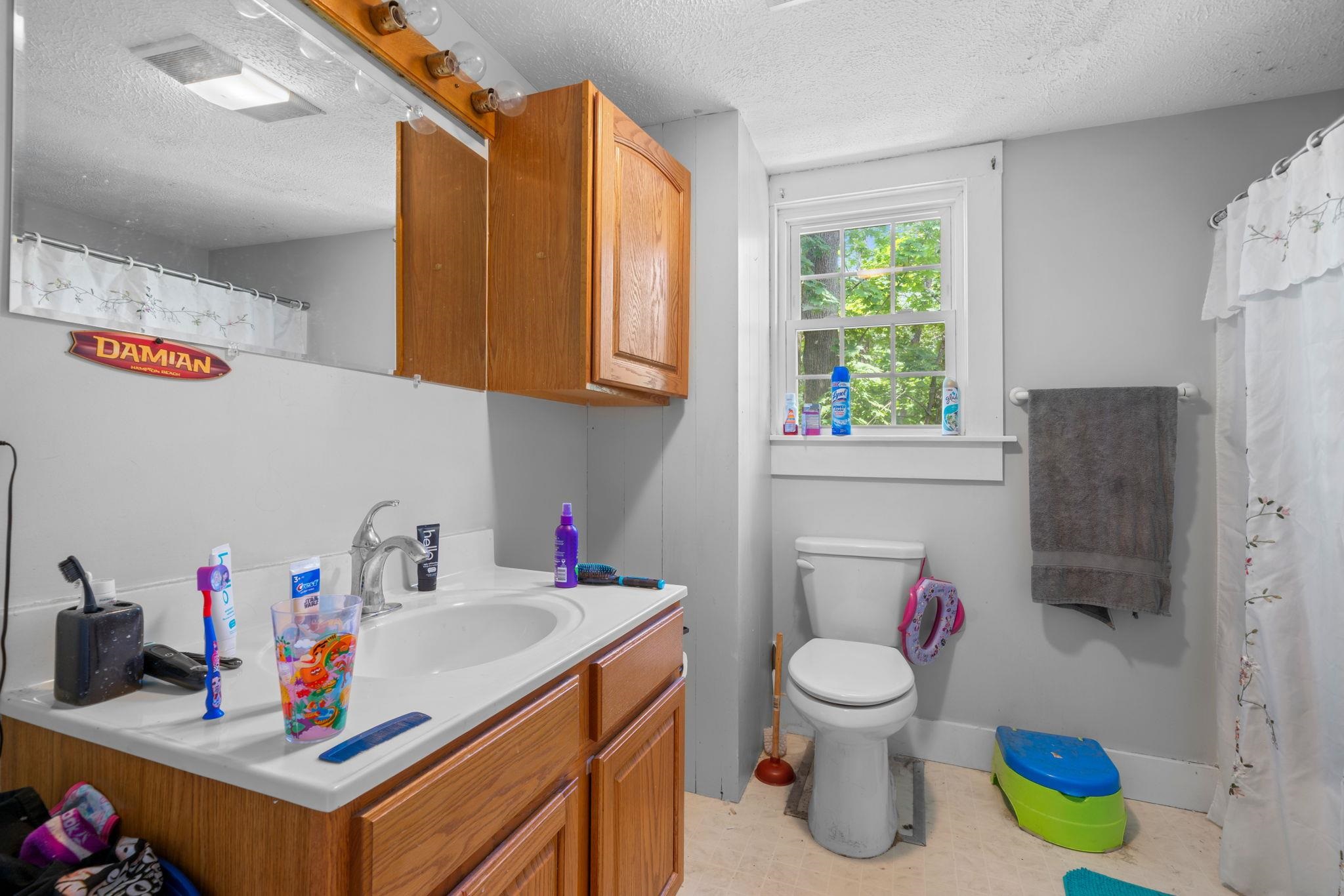 Milford, New Hampshire, 03055, United States, ,Residential,For Sale,1919626