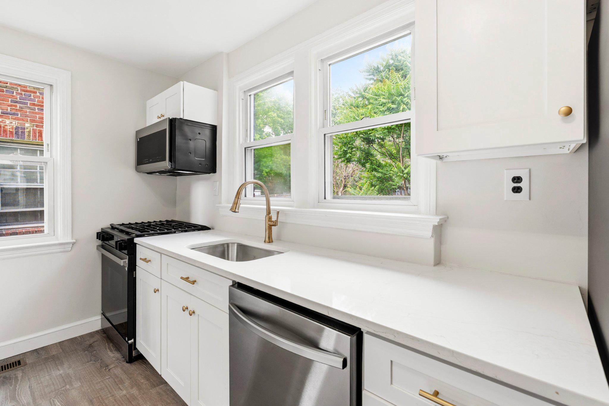 Washington, District of Columbia, 20019, United States, 3 Bedrooms Bedrooms, ,2 BathroomsBathrooms,Residential,For Sale,2048165