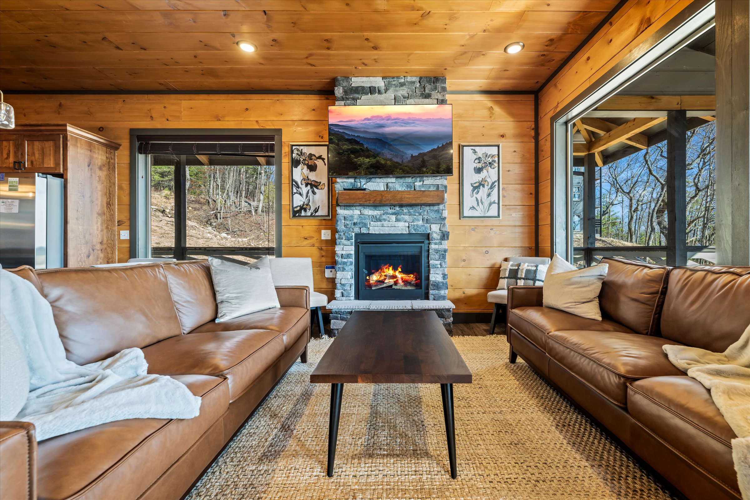 Sevierville, Tennessee, 37876, United States, 5 Bedrooms Bedrooms, ,6 BathroomsBathrooms,Residential,For Sale,1975935