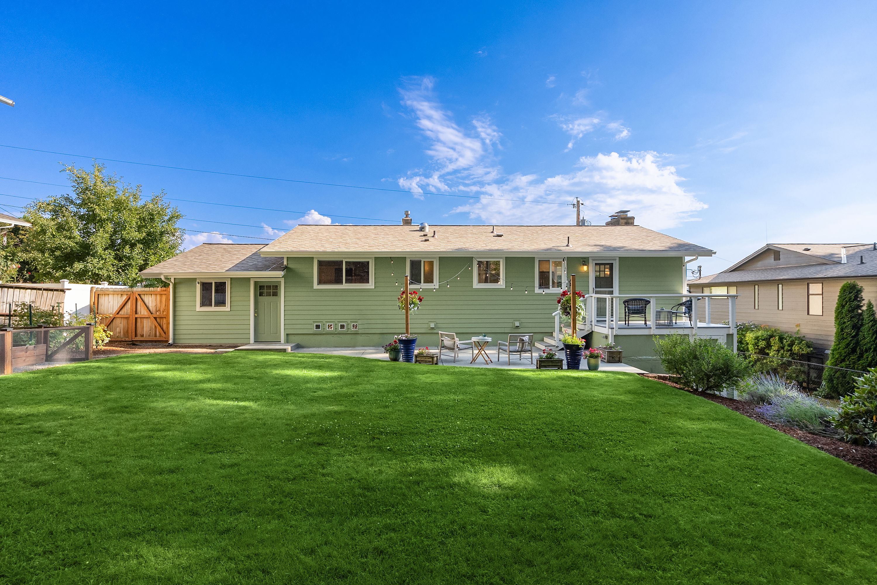  1020 NE Holm Ct, Poulsbo, WA 98370 - 物件實景