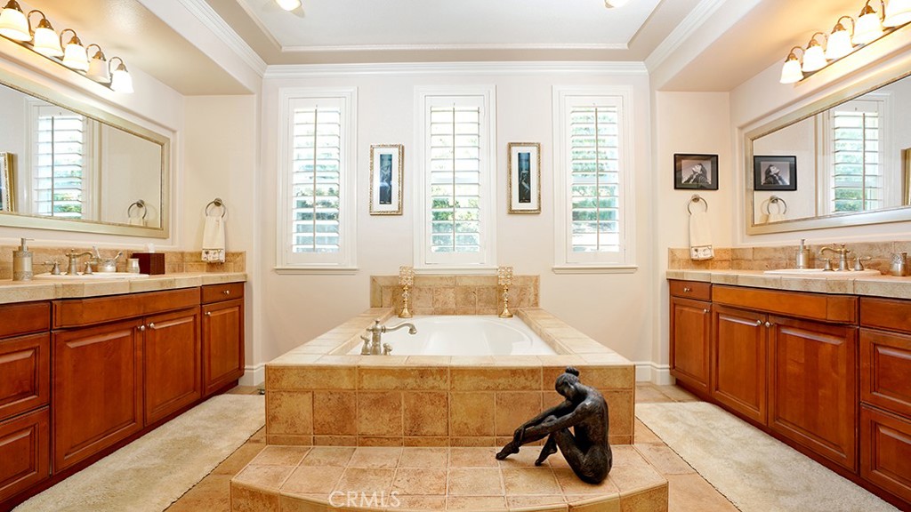 San Clemente, California, 92673, United States, 5 Bedrooms Bedrooms, ,5 BathroomsBathrooms,Residential,For Sale,1991366