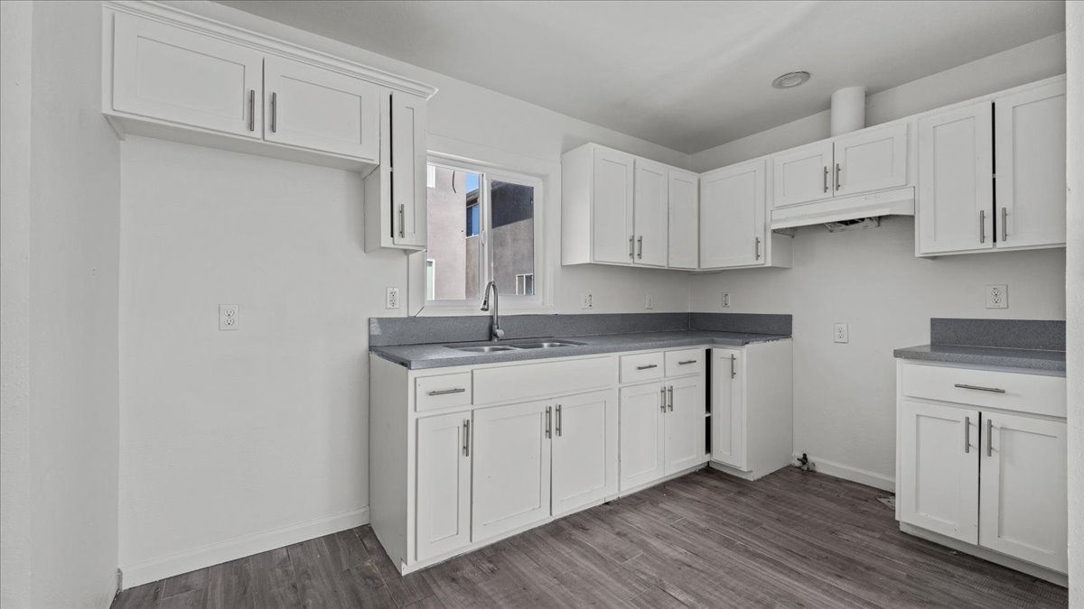 Compton, California, 90220, United States, 3 Bedrooms Bedrooms, ,2 BathroomsBathrooms,Residential,For Sale,1943002