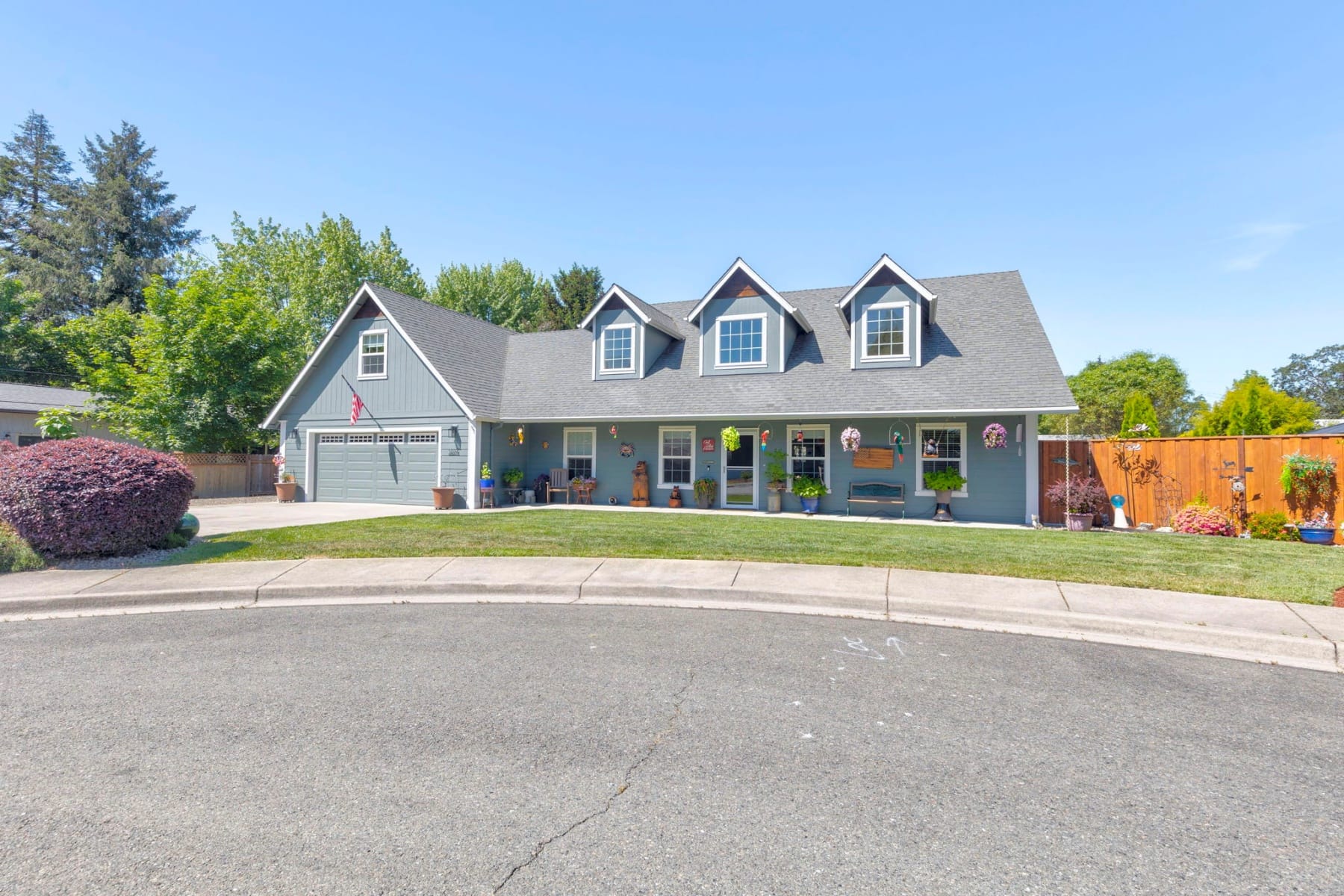  1074 SE Christie Place Grants Pass, OR 97526 - 物件實景