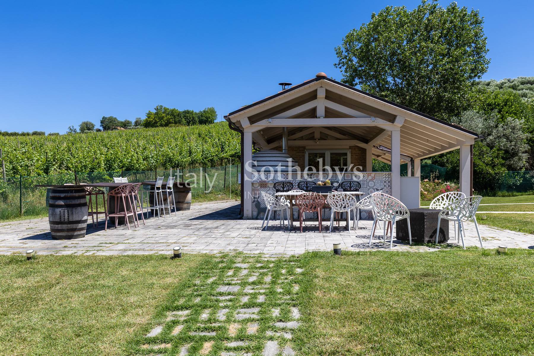  Elegant Contemporary Residence with Vineyard Near the Sea - 物件實景