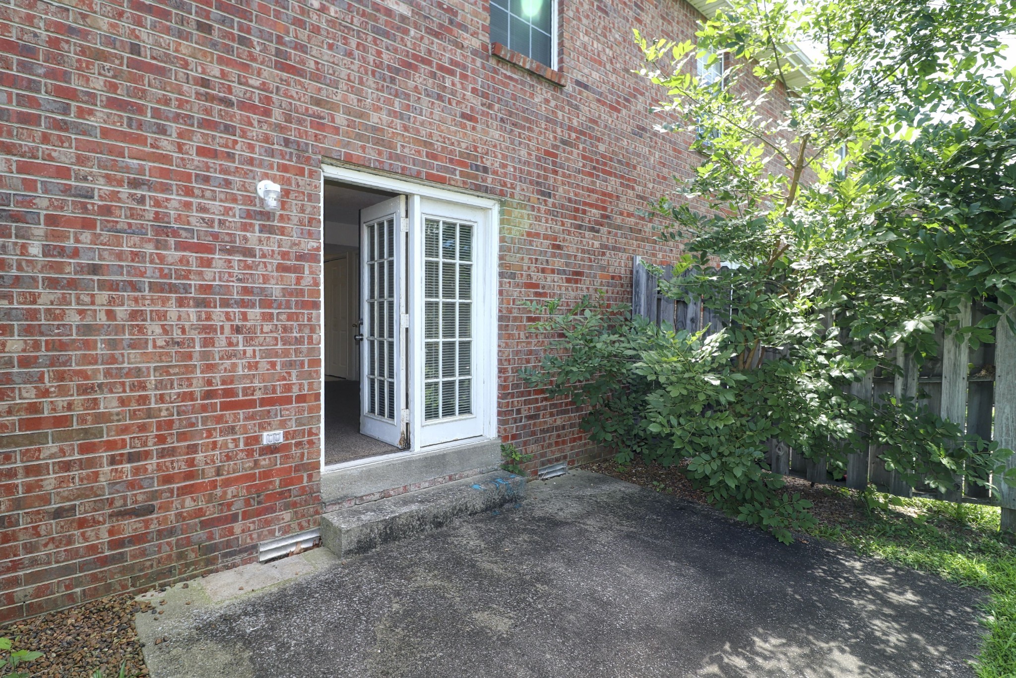 Clarksville, Tennessee, 37042, United States, ,Residential,For Sale,1943496