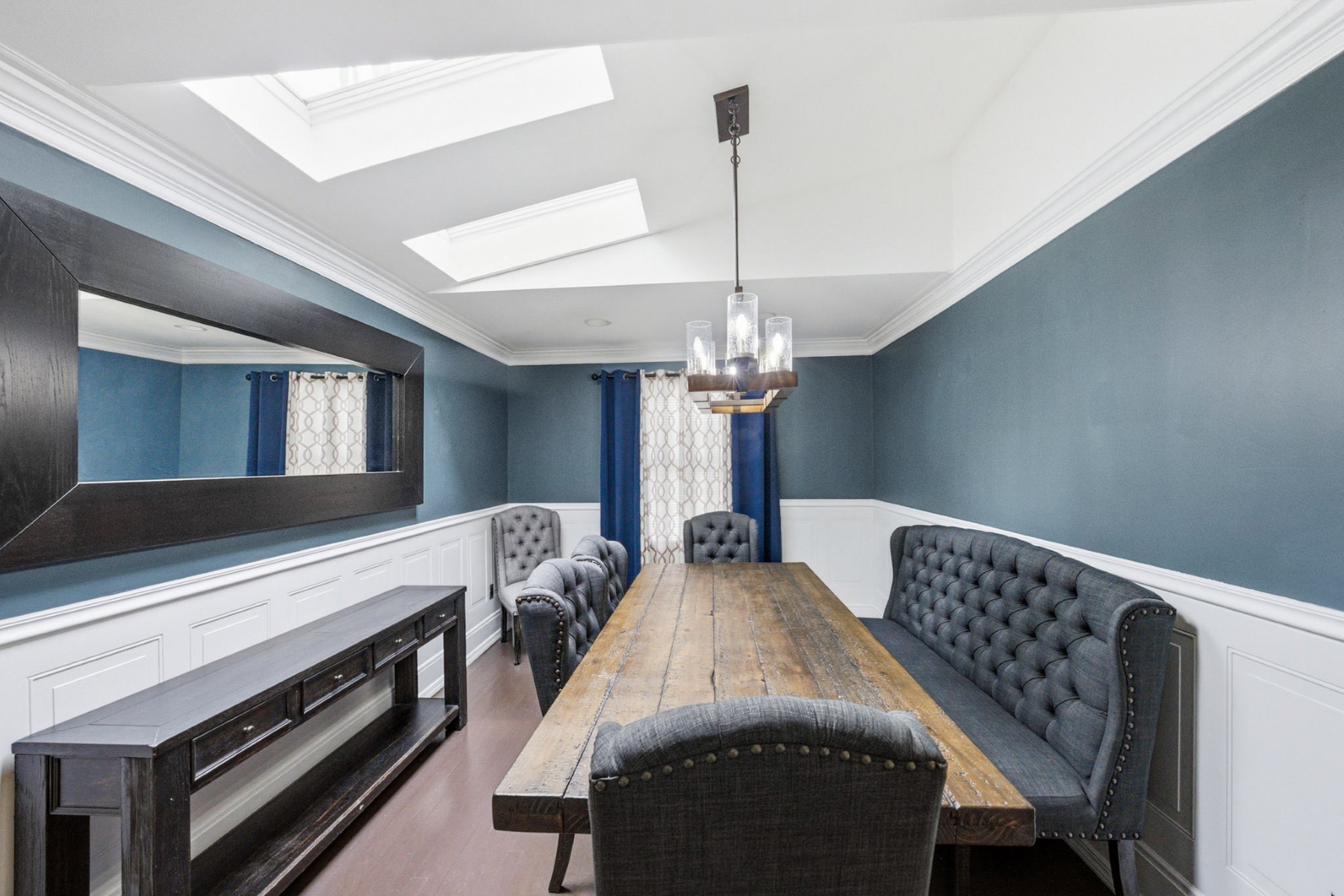  Fully Renovated Two Family Property - 物件實景