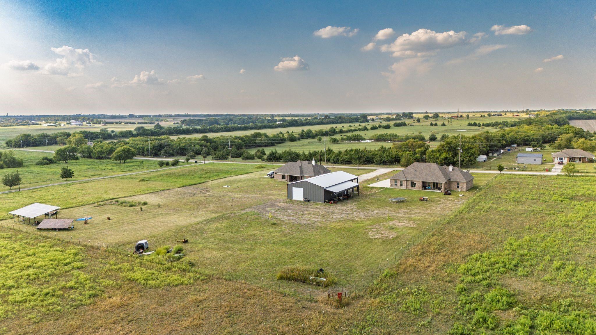 Leonard, Texas, 75452, United States, 4 Bedrooms Bedrooms, ,3 BathroomsBathrooms,Residential,For Sale,1980079