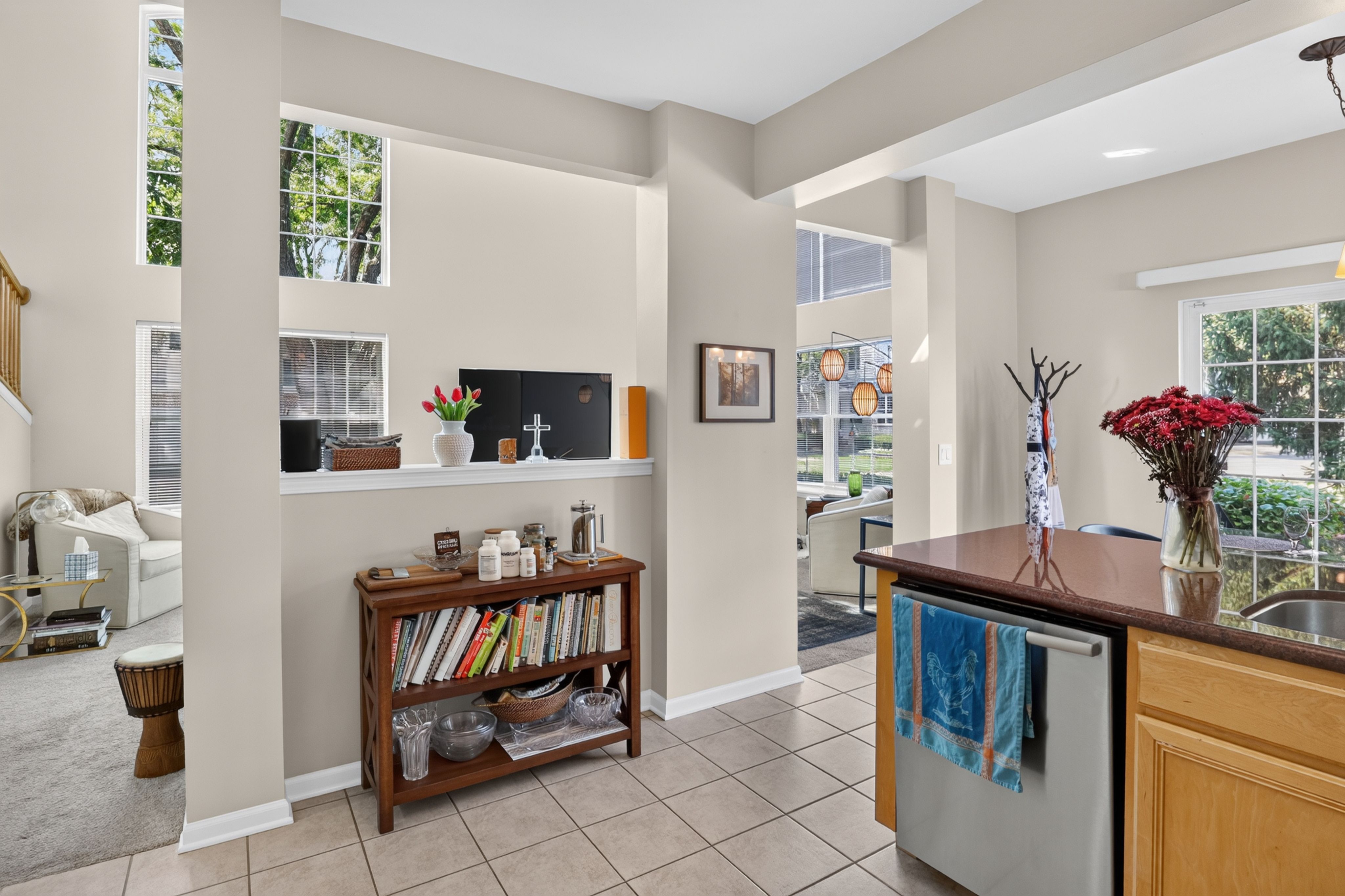  Beautiful Private End-unit Townhome Overlooking a Peaceful Pond - 物件實景