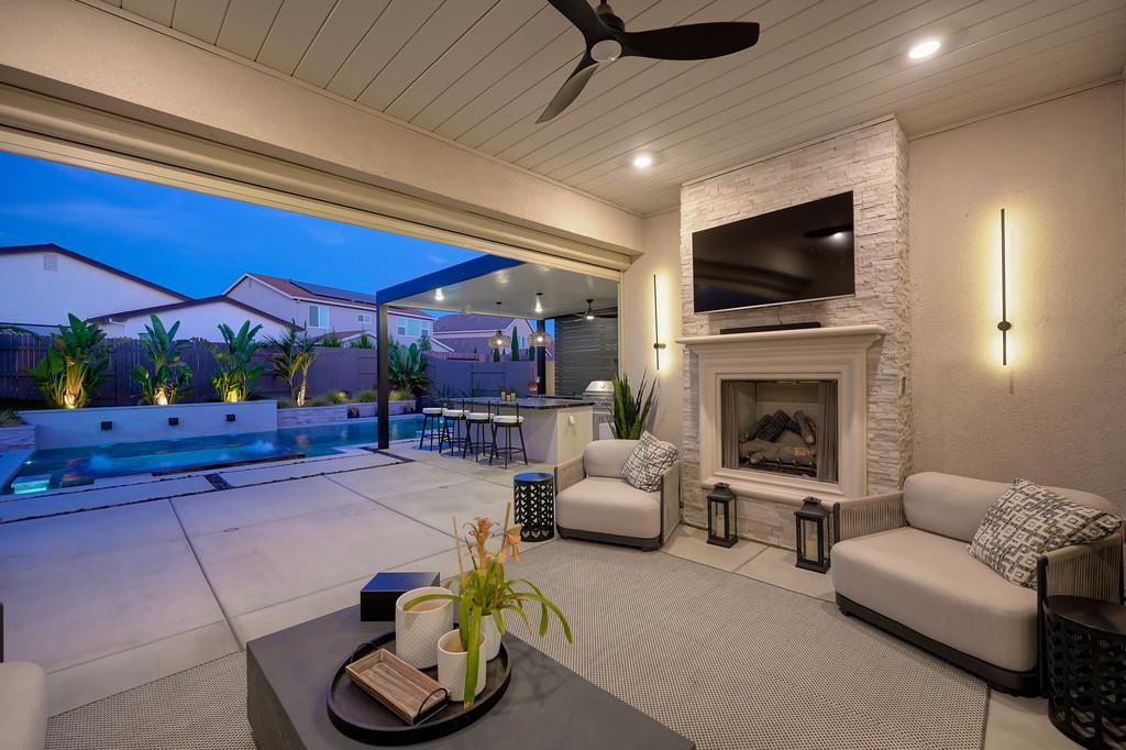 Roseville, California, 95747, United States, 4 Bedrooms Bedrooms, ,4 BathroomsBathrooms,Residential,For Sale,1927249