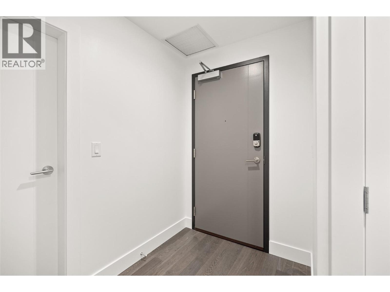 KELOWNA, British Columbia, V1Y 0J4, CA, 2 Bedrooms Bedrooms, ,2 BathroomsBathrooms,Residential,For Sale,1910840