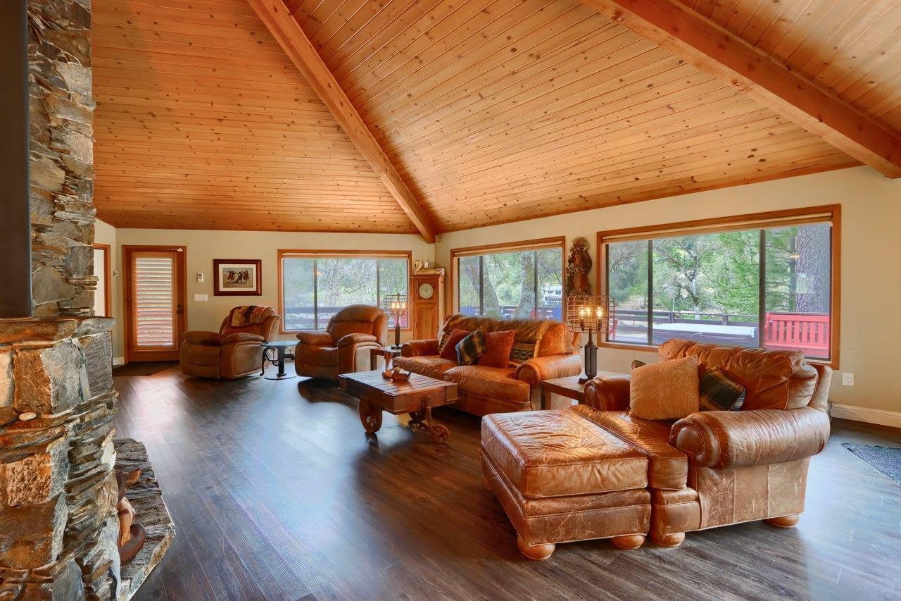 Ahwahnee, California, 93601, United States, 3 Bedrooms Bedrooms, ,2 BathroomsBathrooms,Residential,For Sale,1763270