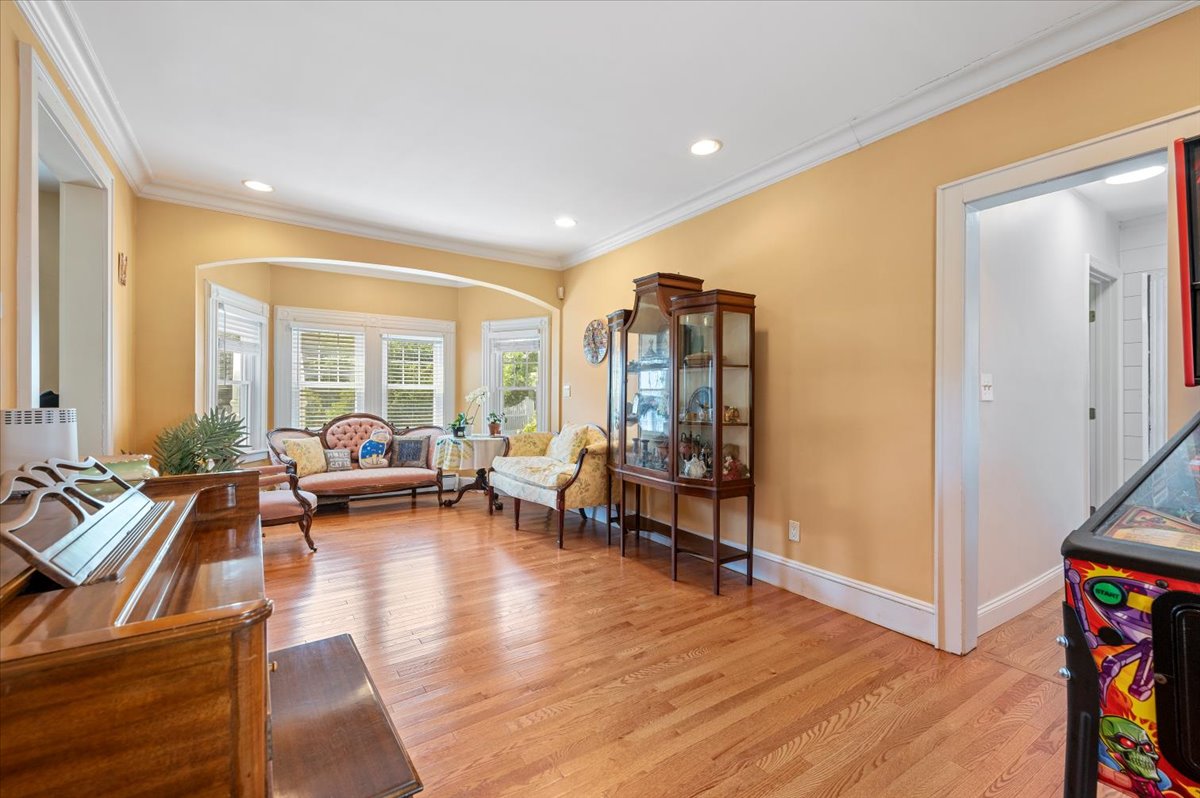 Amityville, New York, 11701, United States, 3 Bedrooms Bedrooms, ,3 BathroomsBathrooms,Residential,For Sale,1944957