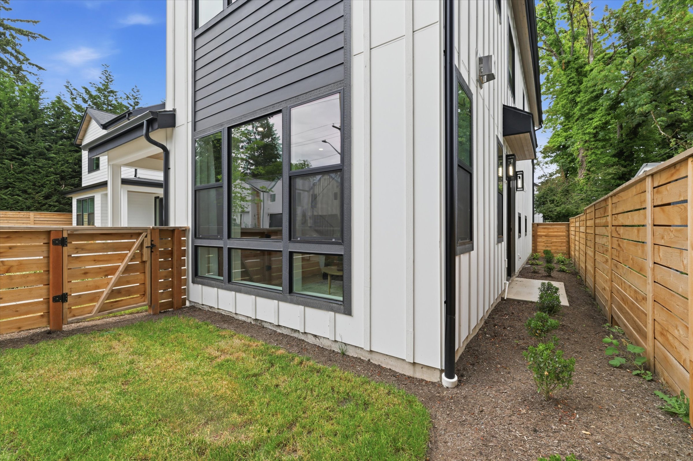  12426 NE 90th St, Kirkland, WA 98033 - 物件實景