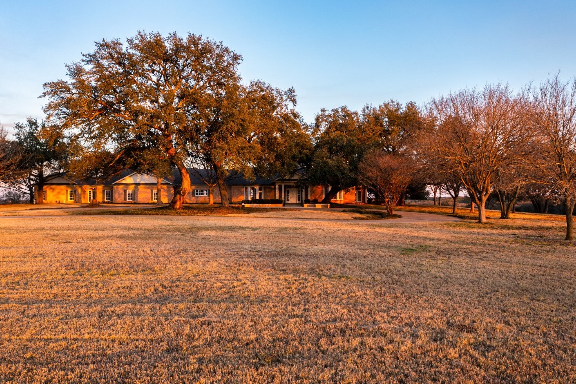 Belton, Texas, 76513, United States, 3 Bedrooms Bedrooms, ,5 BathroomsBathrooms,Residential,For Sale,1882630
