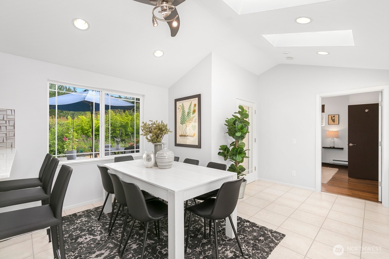 Bellevue, Washington, 98006, United States, 4 Bedrooms Bedrooms, ,1 BathroomBathrooms,Residential,For Sale,1913092
