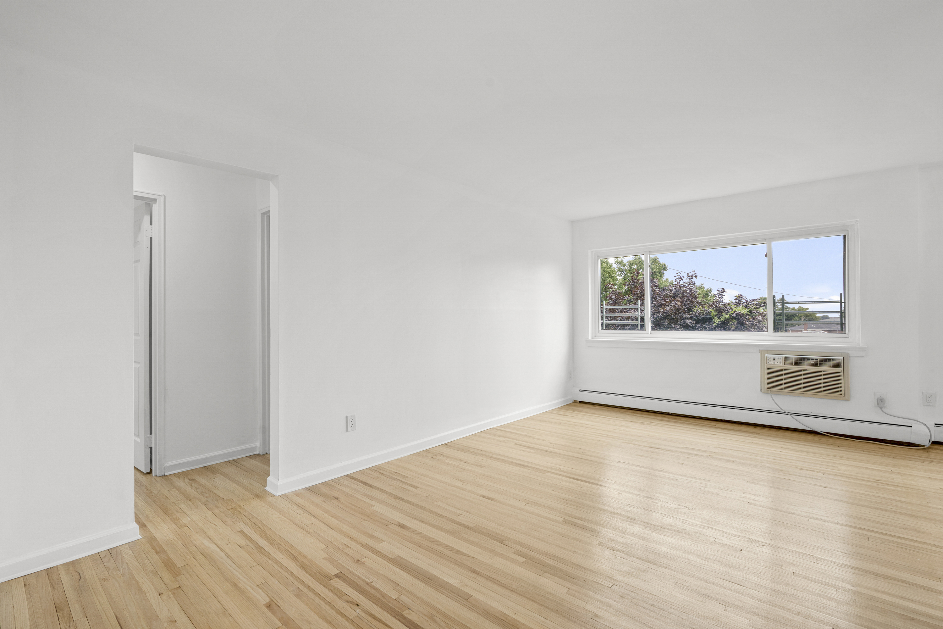  900 Midland Avenue - 物件實景