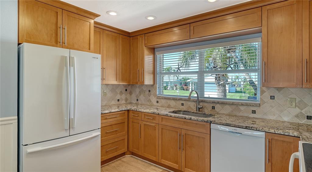 Bradenton, Florida, 34210, United States, 3 Bedrooms Bedrooms, ,2 BathroomsBathrooms,Residential,For Sale,1957049