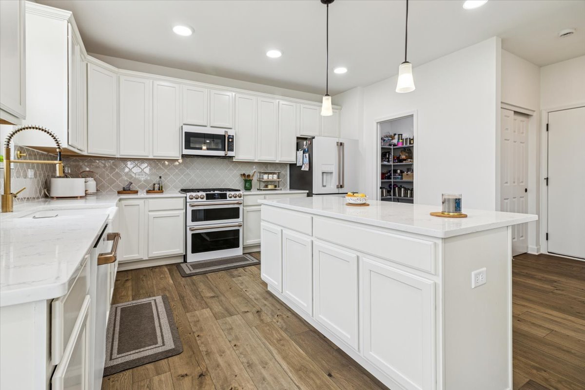 Plainfield, Illinois, 60544, United States, 3 Bedrooms Bedrooms, ,3 BathroomsBathrooms,Residential,For Sale,1967052