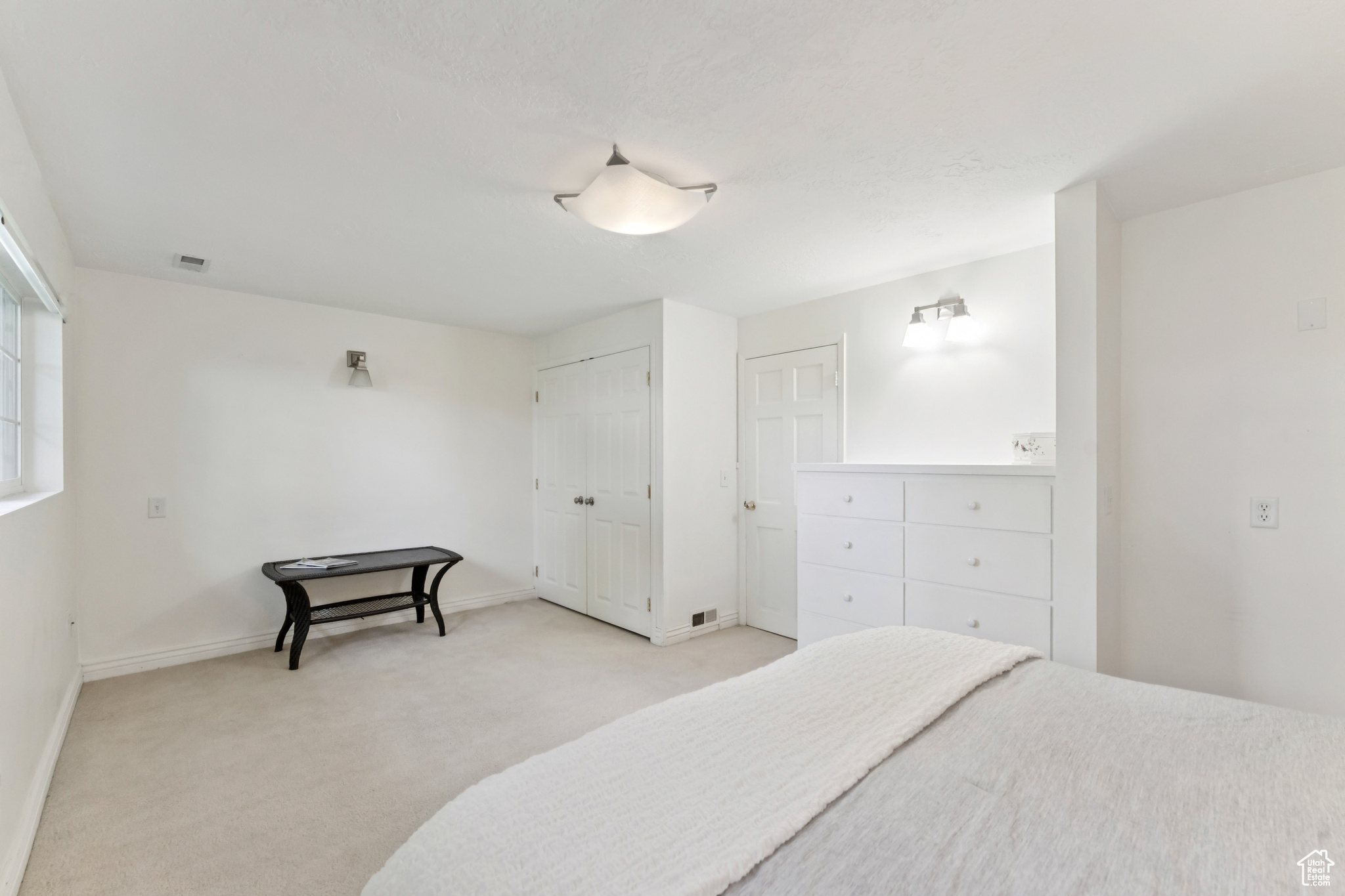 Draper, Utah, 84020, United States, 6 Bedrooms Bedrooms, ,4 BathroomsBathrooms,Residential,For Sale,1848551