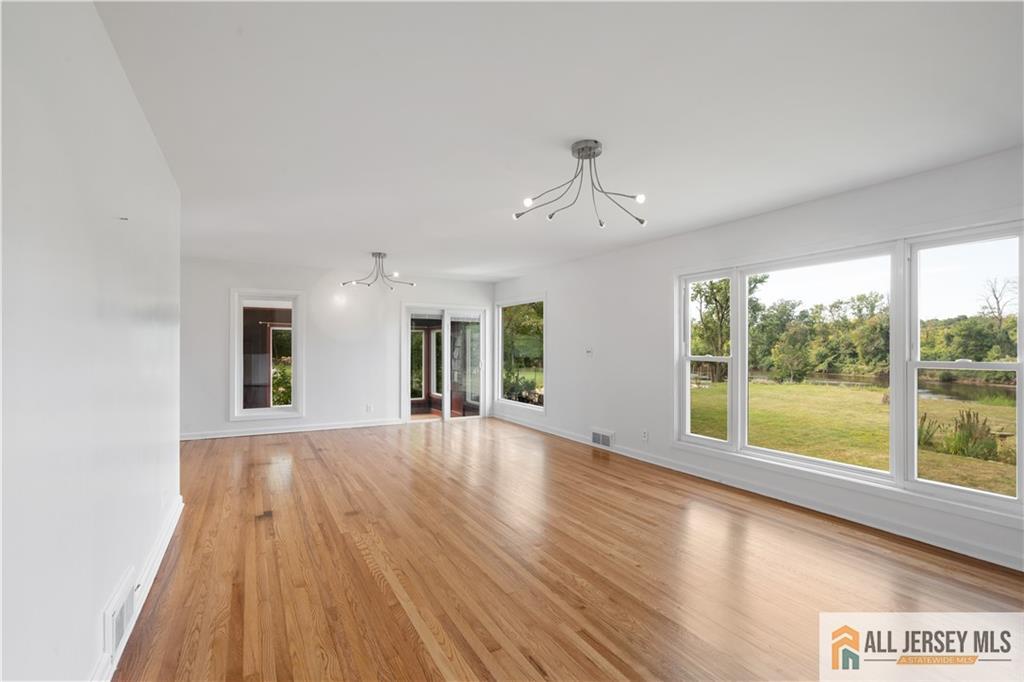 Piscataway, New Jersey, 08854, United States, 3 Bedrooms Bedrooms, ,2 BathroomsBathrooms,Residential,For Sale,1940160