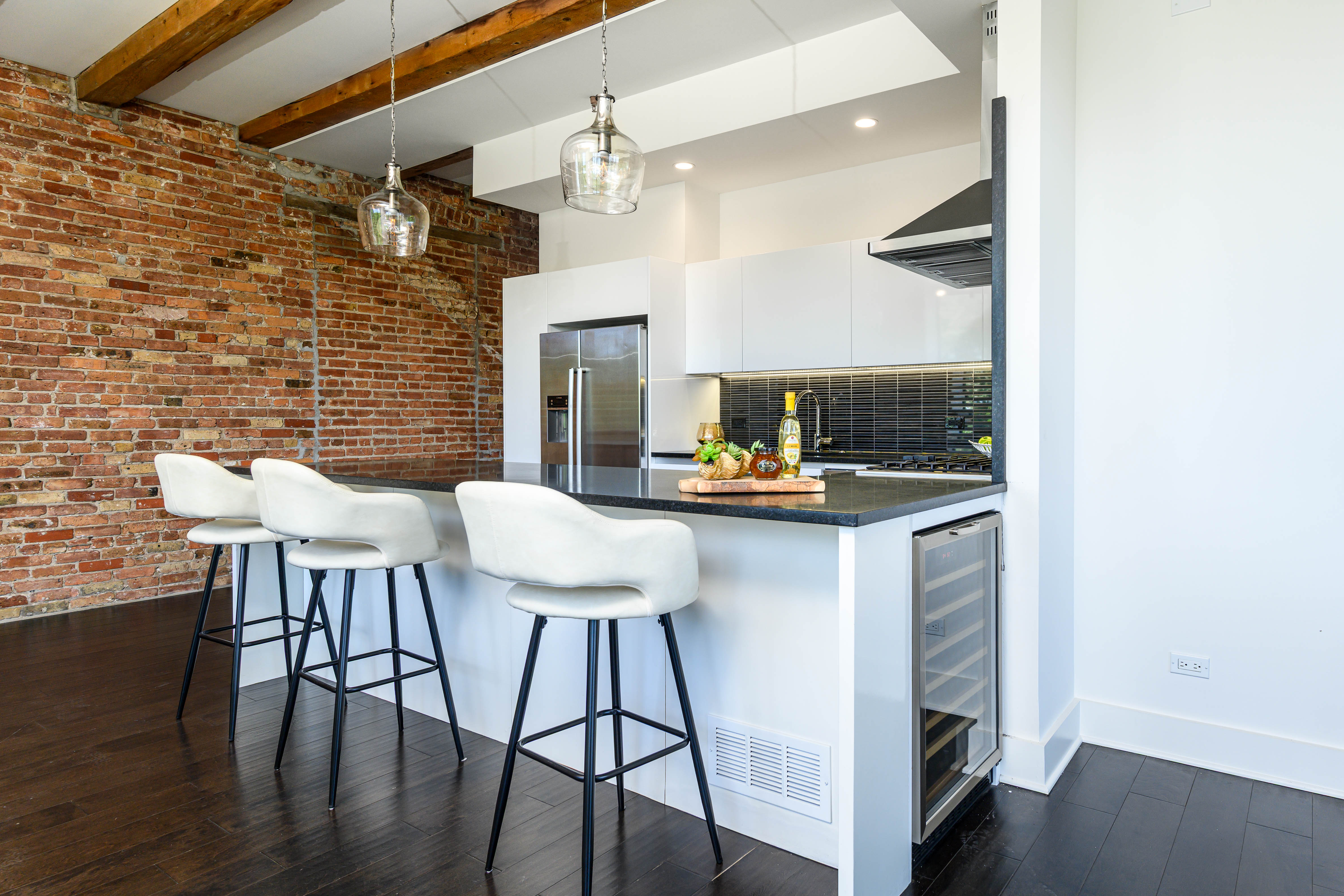  Stunning Mod Corner Loft with Downtown Views - 物件實景
