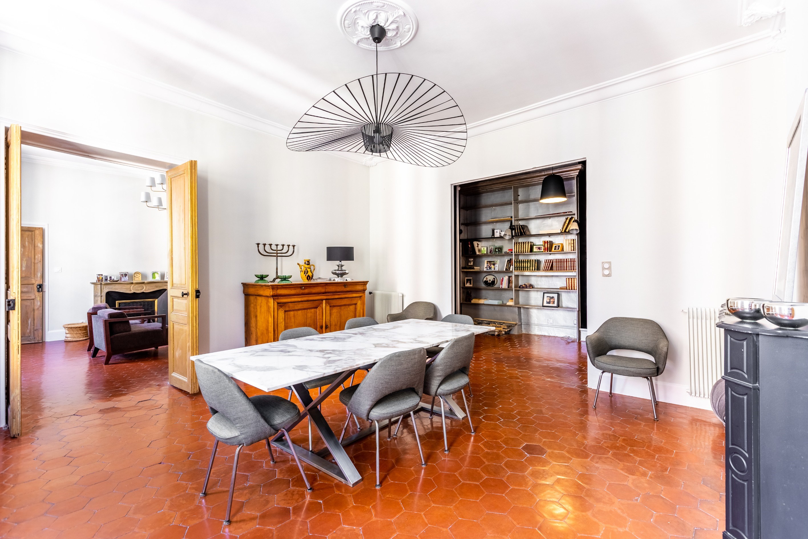  TOWN CENTRE: BEAUTIFUL RENOVATED PERIOD APARTMENT - 物件實景