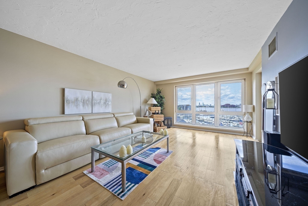 Quincy, Massachusetts, 02171, United States, 2 Bedrooms Bedrooms, ,2 BathroomsBathrooms,Residential,For Sale,1845437