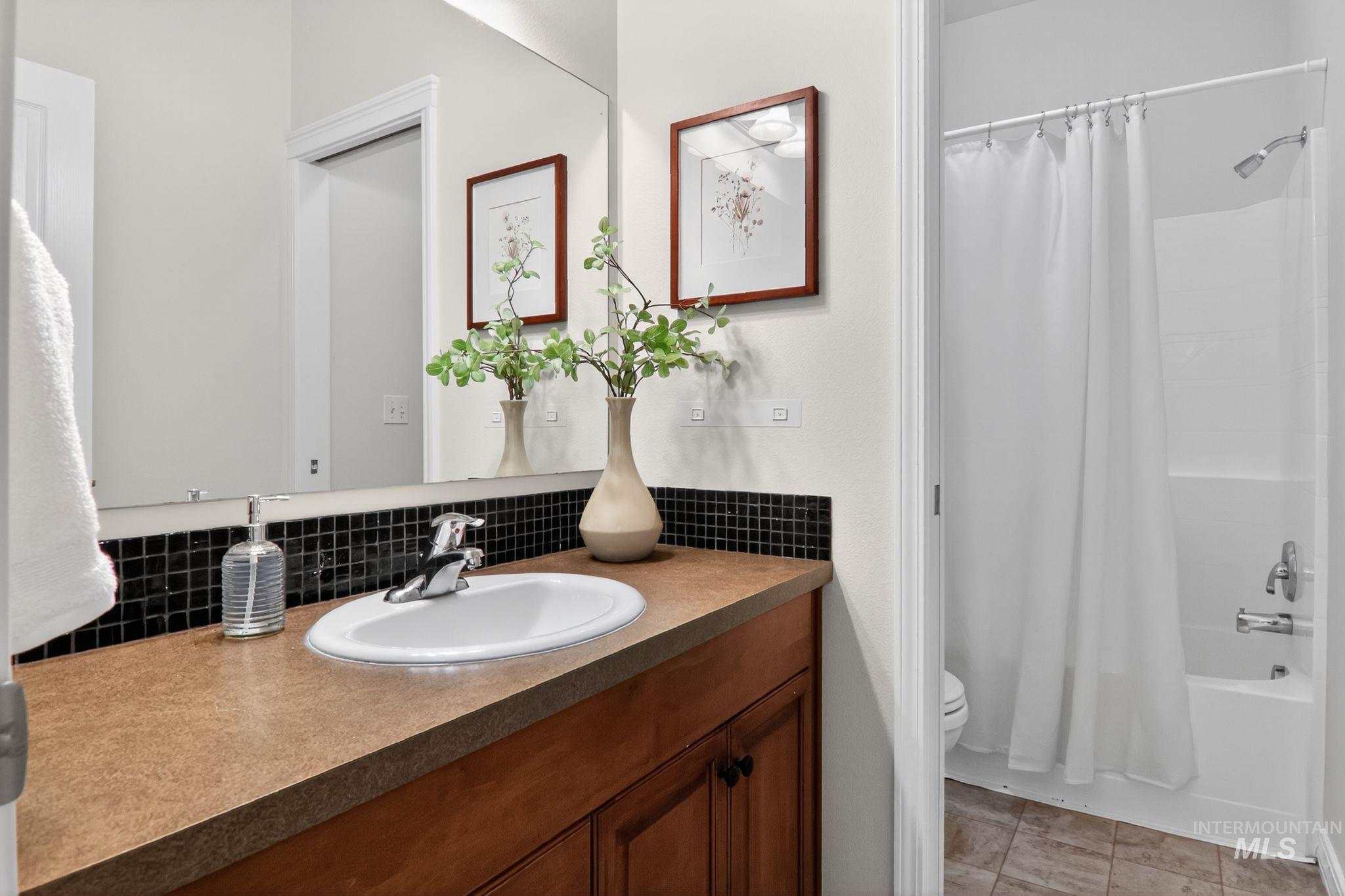 Meridian, Idaho, 83646, United States, 5 Bedrooms Bedrooms, ,Residential,For Sale,1985548