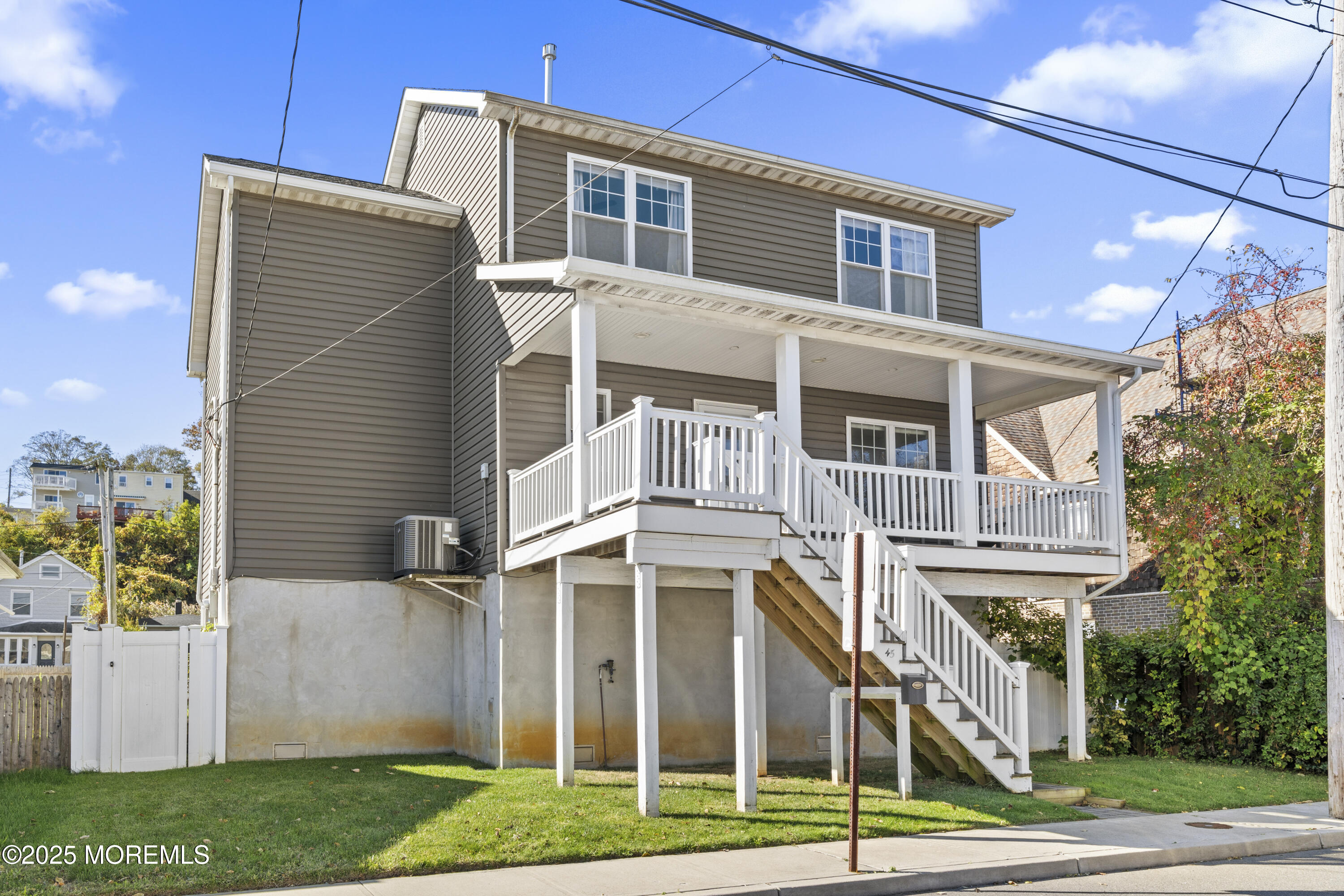 Highlands, New Jersey, 07732, United States, 3 Bedrooms Bedrooms, ,3 BathroomsBathrooms,Residential,For Sale,1977808