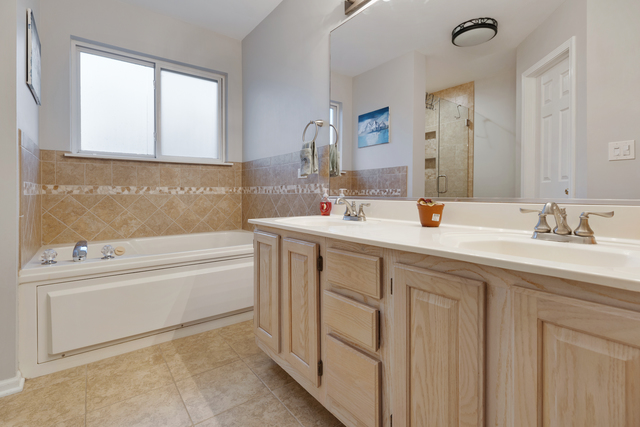 Elgin, Illinois, 60124, United States, 5 Bedrooms Bedrooms, ,3 BathroomsBathrooms,Residential,For Sale,1983976