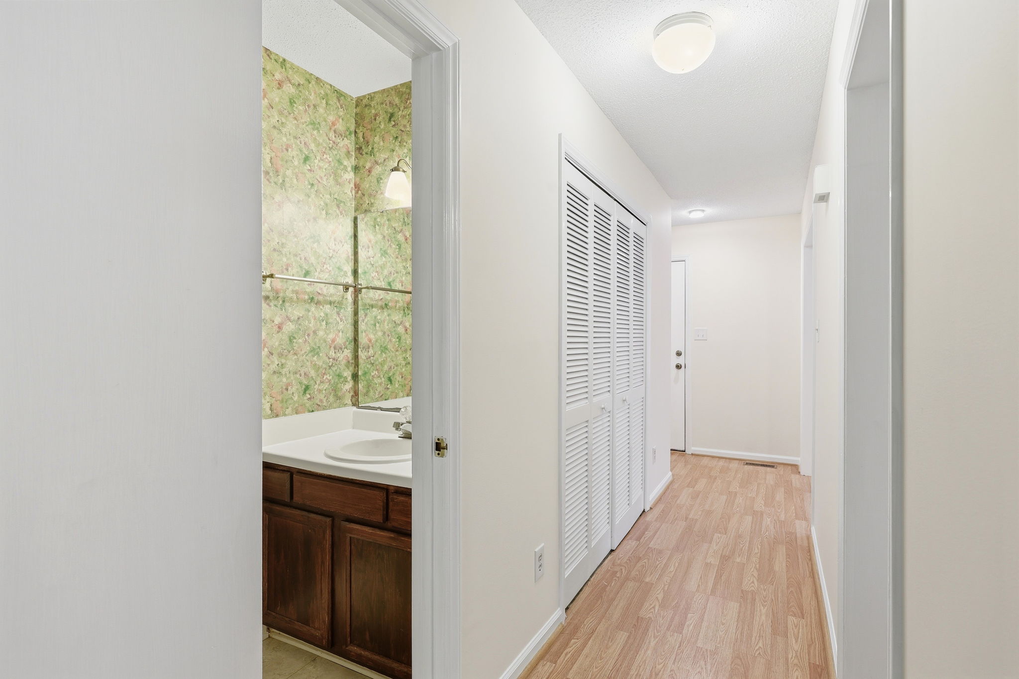  844-C Athens Drive, Raleigh, NC 27606 - 物件實景