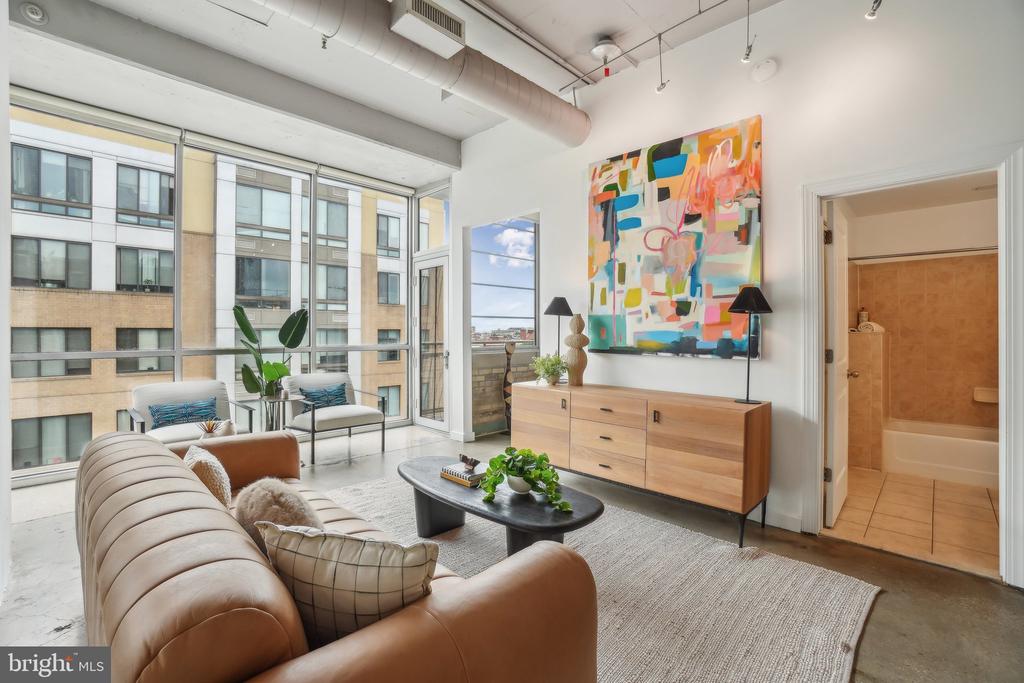 Washington, District of Columbia, 20010, United States, 2 Bedrooms Bedrooms, ,2 BathroomsBathrooms,Residential,For Sale,1943394