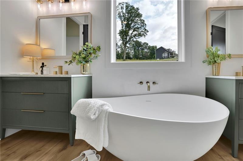 Canton, Georgia, 30114, United States, 5 Bedrooms Bedrooms, ,4 BathroomsBathrooms,Residential,For Sale,1974938