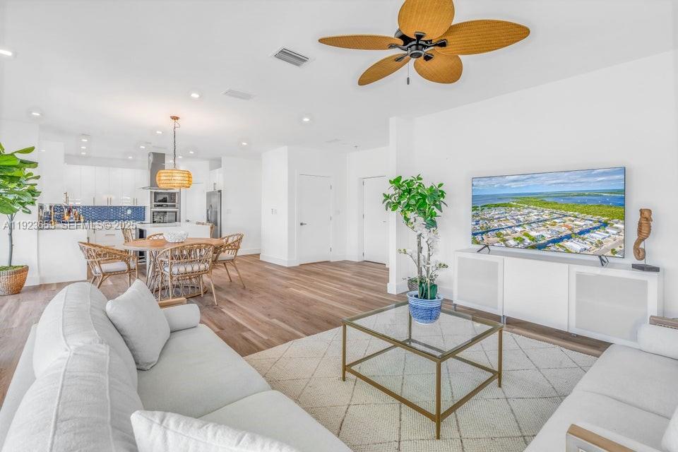 Key Largo, Florida, 33037, United States, 5 Bedrooms Bedrooms, ,3 BathroomsBathrooms,Residential,For Sale,2002061