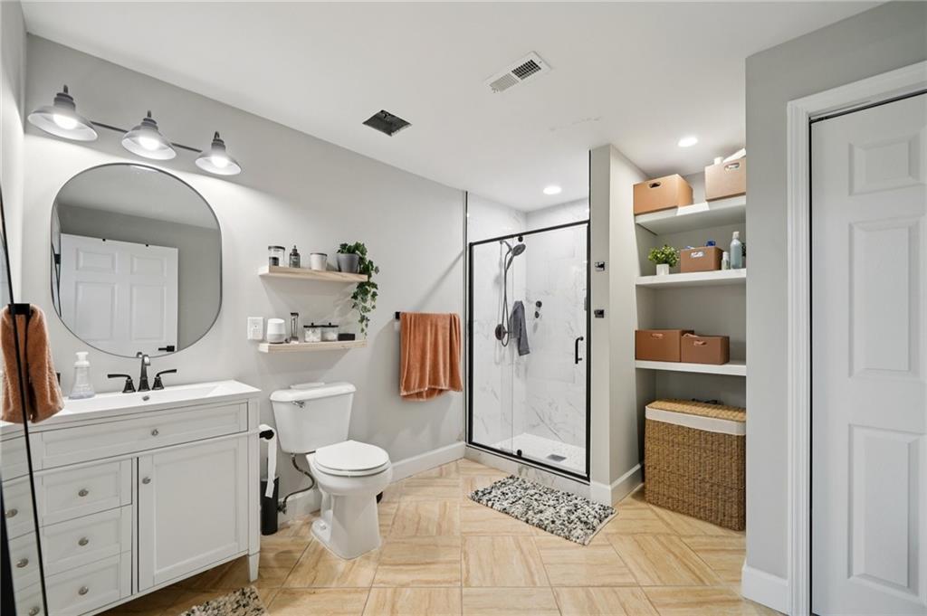 Flowery Branch, Georgia, 30542, United States, 5 Bedrooms Bedrooms, ,4 BathroomsBathrooms,Residential,For Sale,2035755