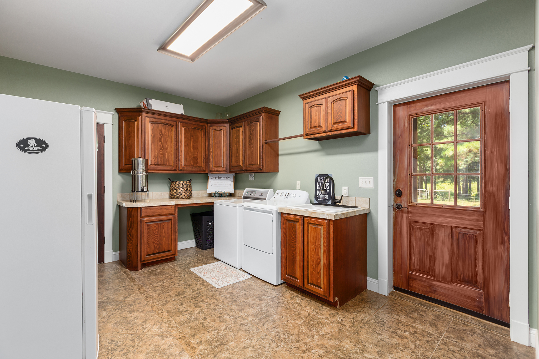 Bronson, Texas, 75930, United States, 5 Bedrooms Bedrooms, ,4 BathroomsBathrooms,Residential,For Sale,1944526