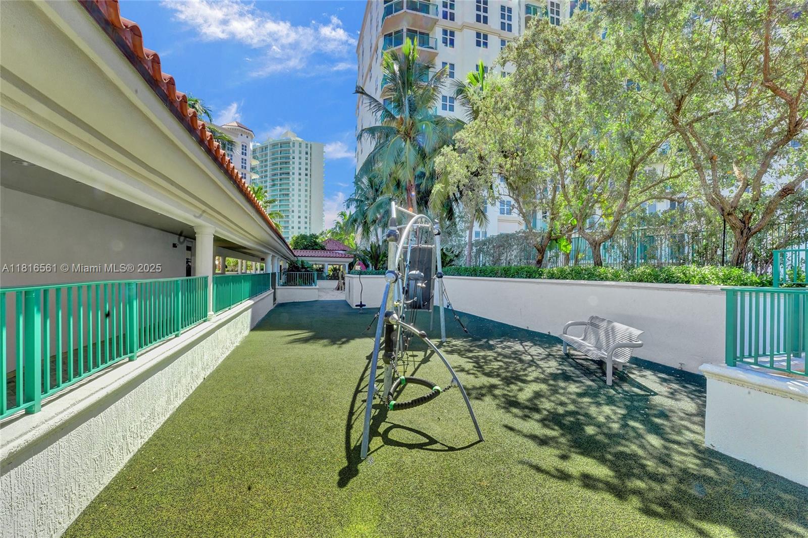 Aventura, Florida, 33180, United States, 2 Bedrooms Bedrooms, ,2 BathroomsBathrooms,Residential,For Sale,1848043