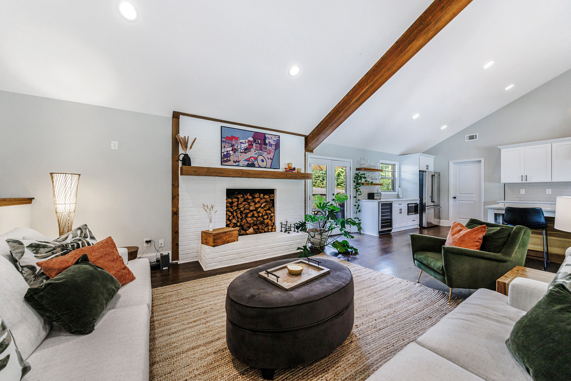  Stunning Fully Renovated Oasis on 2.4+/- Acres - 物件實景