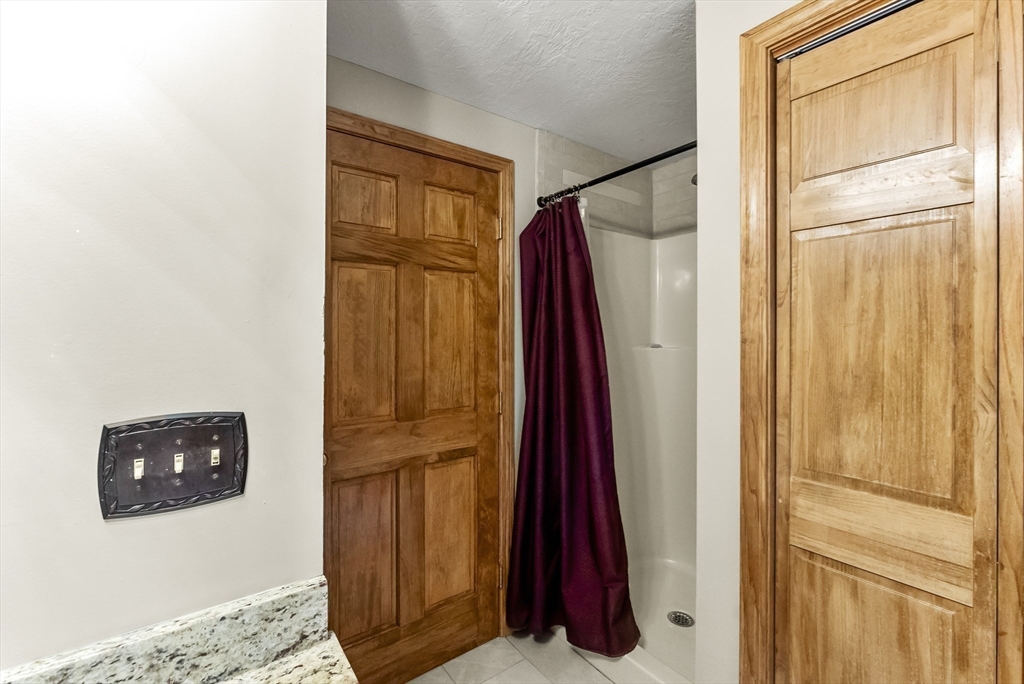 Bridgewater, Massachusetts, 02324, United States, 3 Bedrooms Bedrooms, ,2 BathroomsBathrooms,Residential,For Sale,1940785